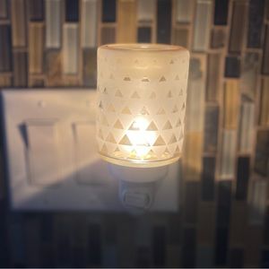*Gently Used* Geo Scentsy Mini Wax Warmer